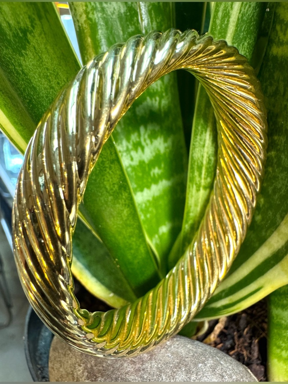 18k ITAOR ITALY wide Bangle Bracelet